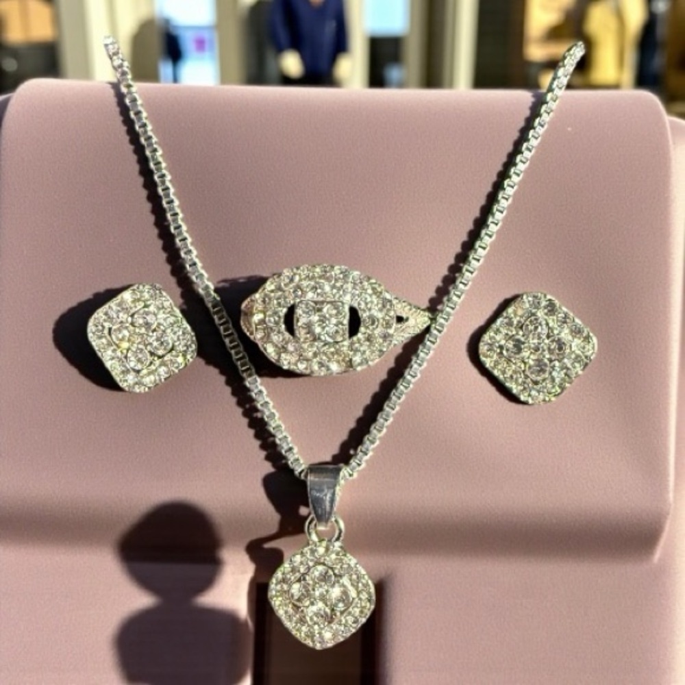 Silver Necklace Set - Picture 2 of 2